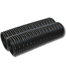 O tubo dreno corrugado é fabricado em polietileno de alta densidade e corrugado para facilitar a captação e o escoamento das águas pluviais.